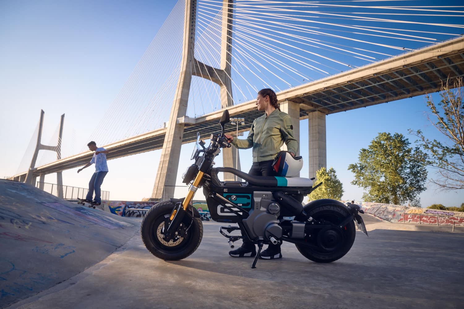 BMW Motorrad CE-02 Cosmic Black nouveau scooter bmw électrique concession bms mantes disponible permis AM